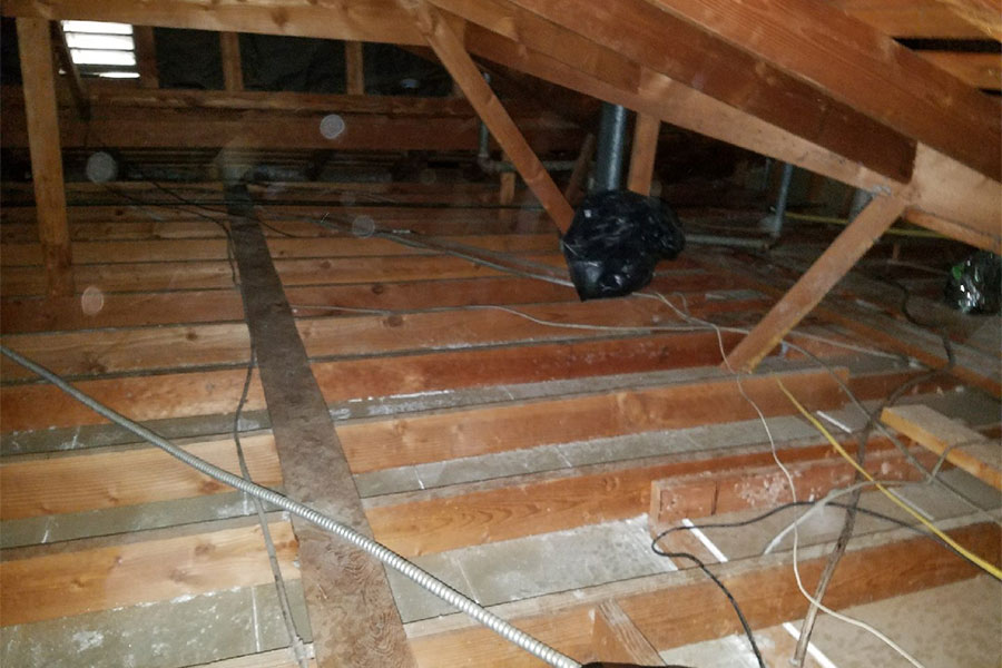 attic-crawl-space-for-cleaning-ventura-ca